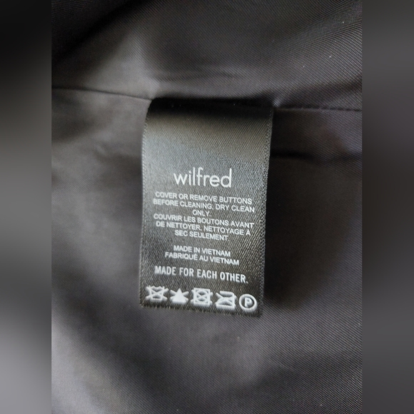 WILFRED Alegro Black Blazer with Gold Buttons from Aritzia. Size Small. 🖤 NWT - Picture 9 of 16